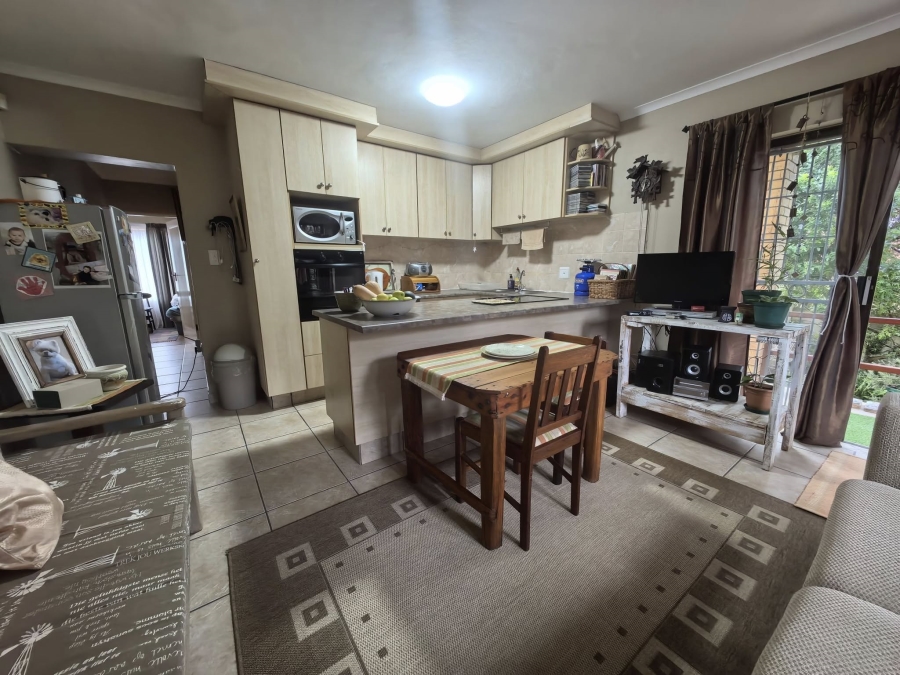 5 Bedroom Property for Sale in Reebok Western Cape